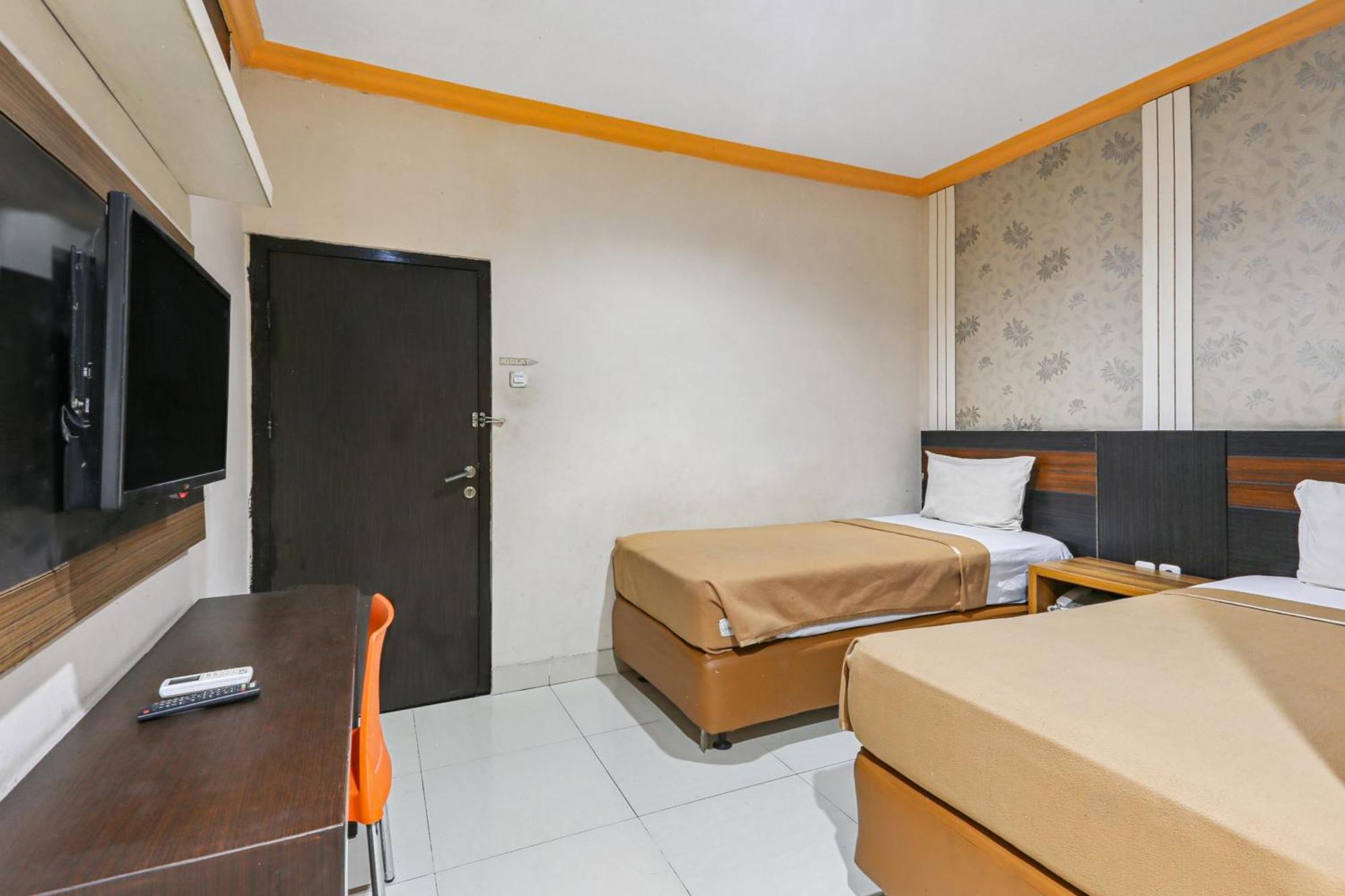 Collection O 93163 Hotel Grand Kartika Pare-Pare Exterior photo